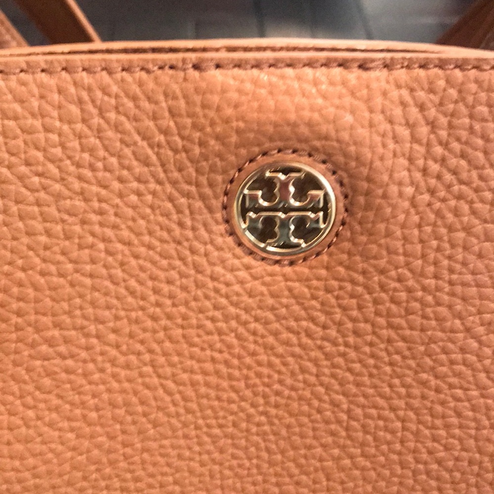 Tory Burch Brody Leather Tote - Picture 6 of 8